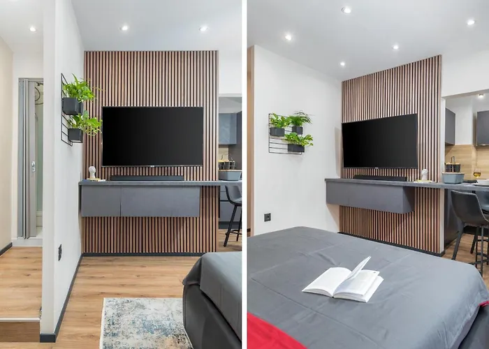 Modern & Warm Studio Near Arena