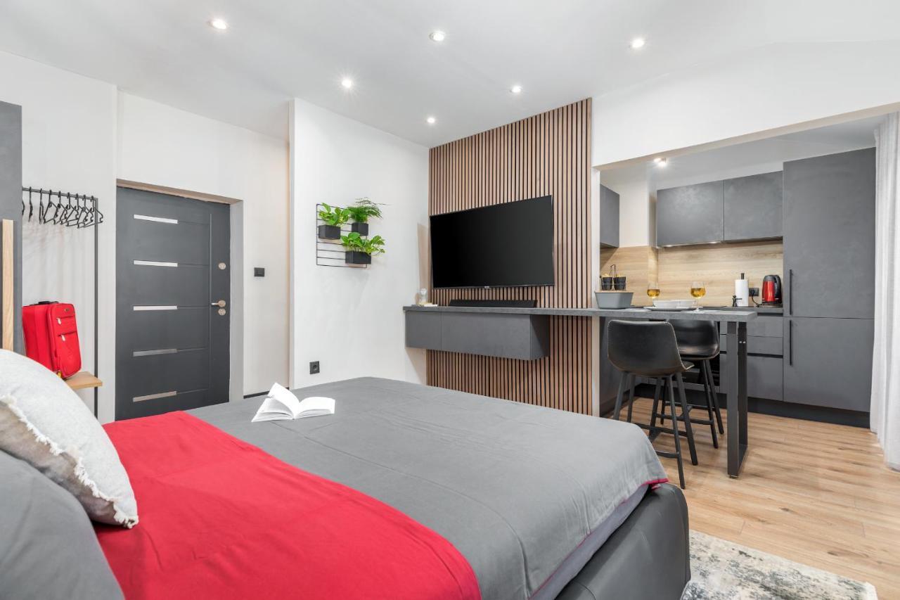 Apartment Modern & Warm Near Arena *